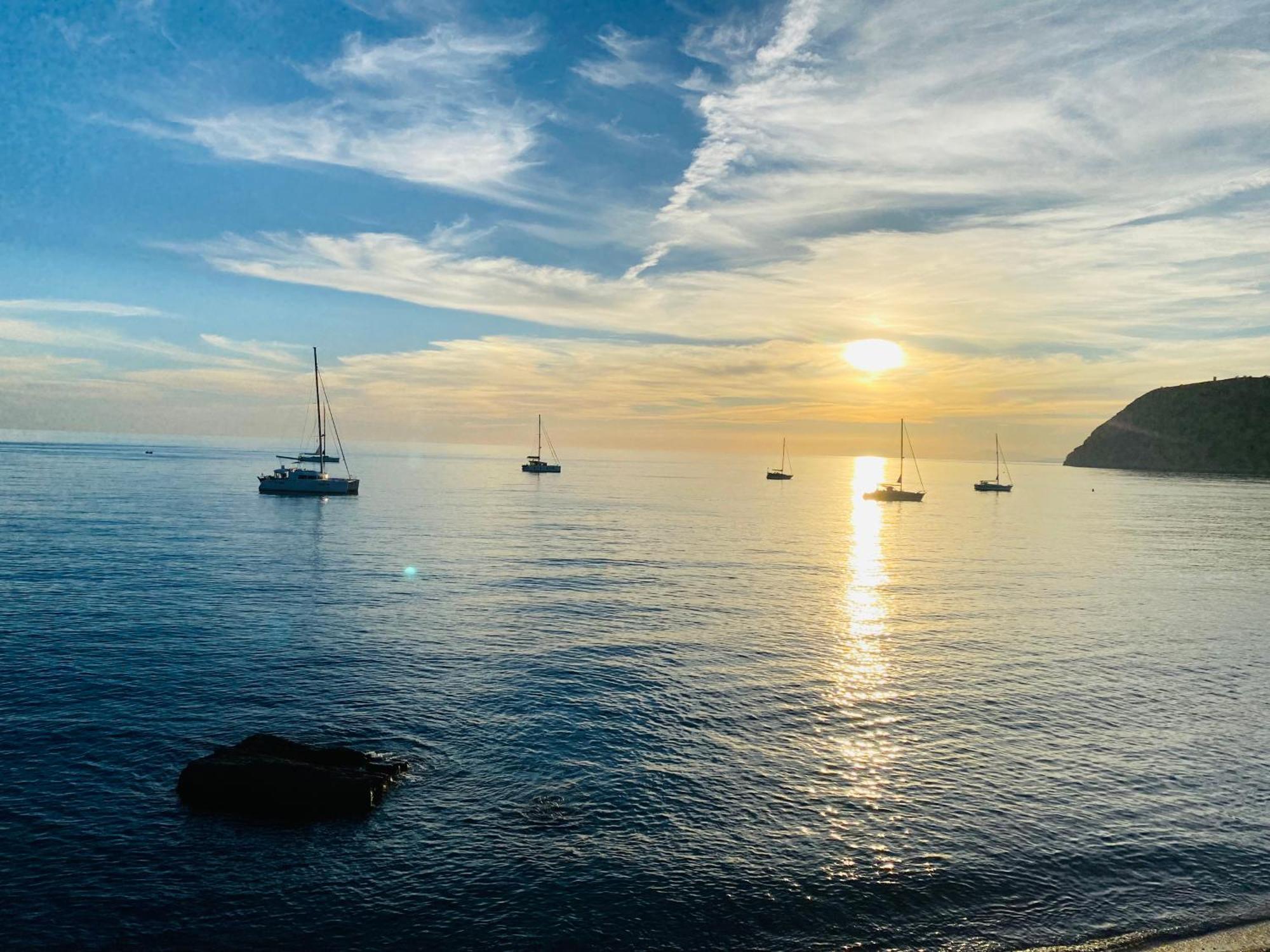 Jardines De Adnania En Marina Del Este Con Vista Al Mar Ada 拉海瑞德拉 外观 照片