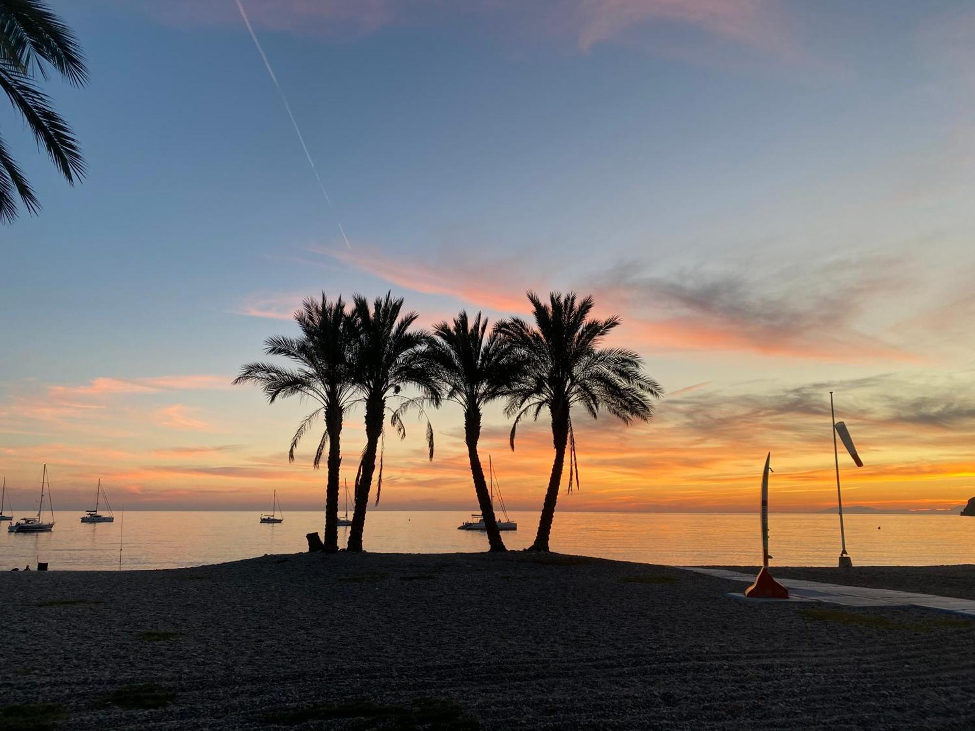 Jardines De Adnania En Marina Del Este Con Vista Al Mar Ada 拉海瑞德拉 外观 照片