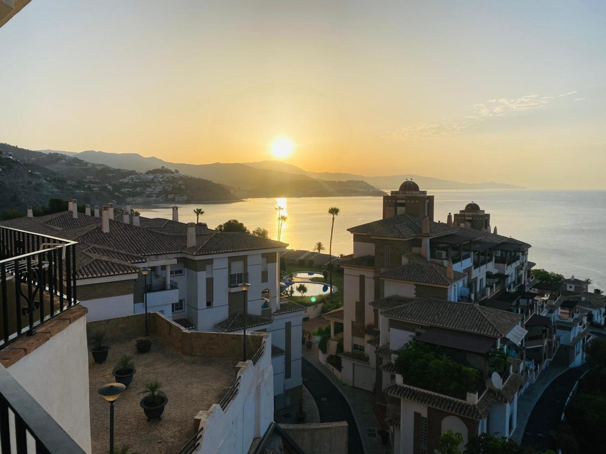 Jardines De Adnania En Marina Del Este Con Vista Al Mar Ada 拉海瑞德拉 外观 照片