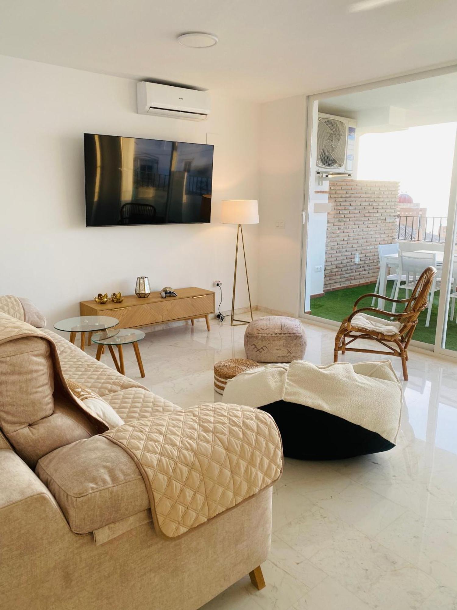 Jardines De Adnania En Marina Del Este Con Vista Al Mar Ada 拉海瑞德拉 外观 照片