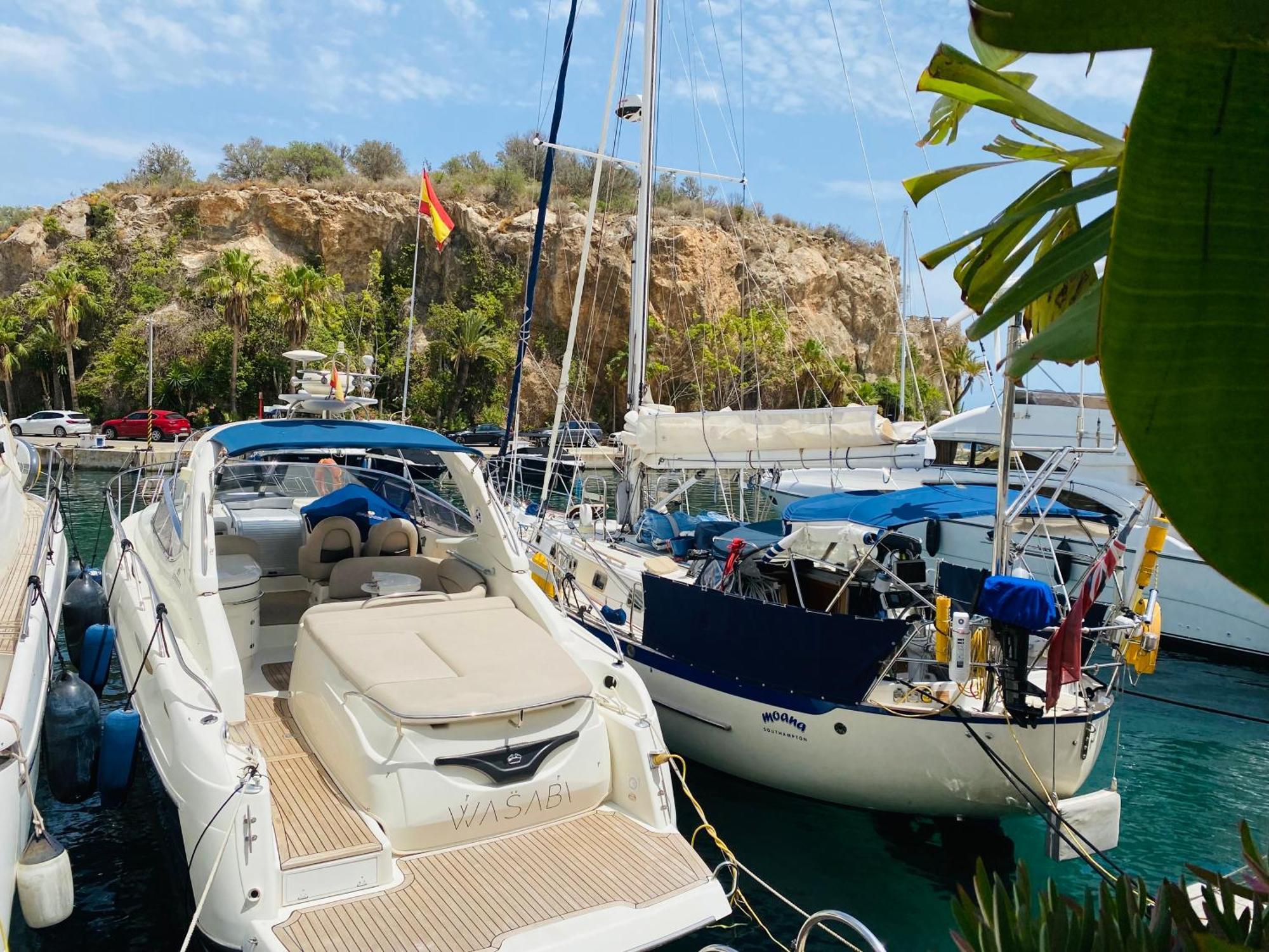 Jardines De Adnania En Marina Del Este Con Vista Al Mar Ada 拉海瑞德拉 外观 照片